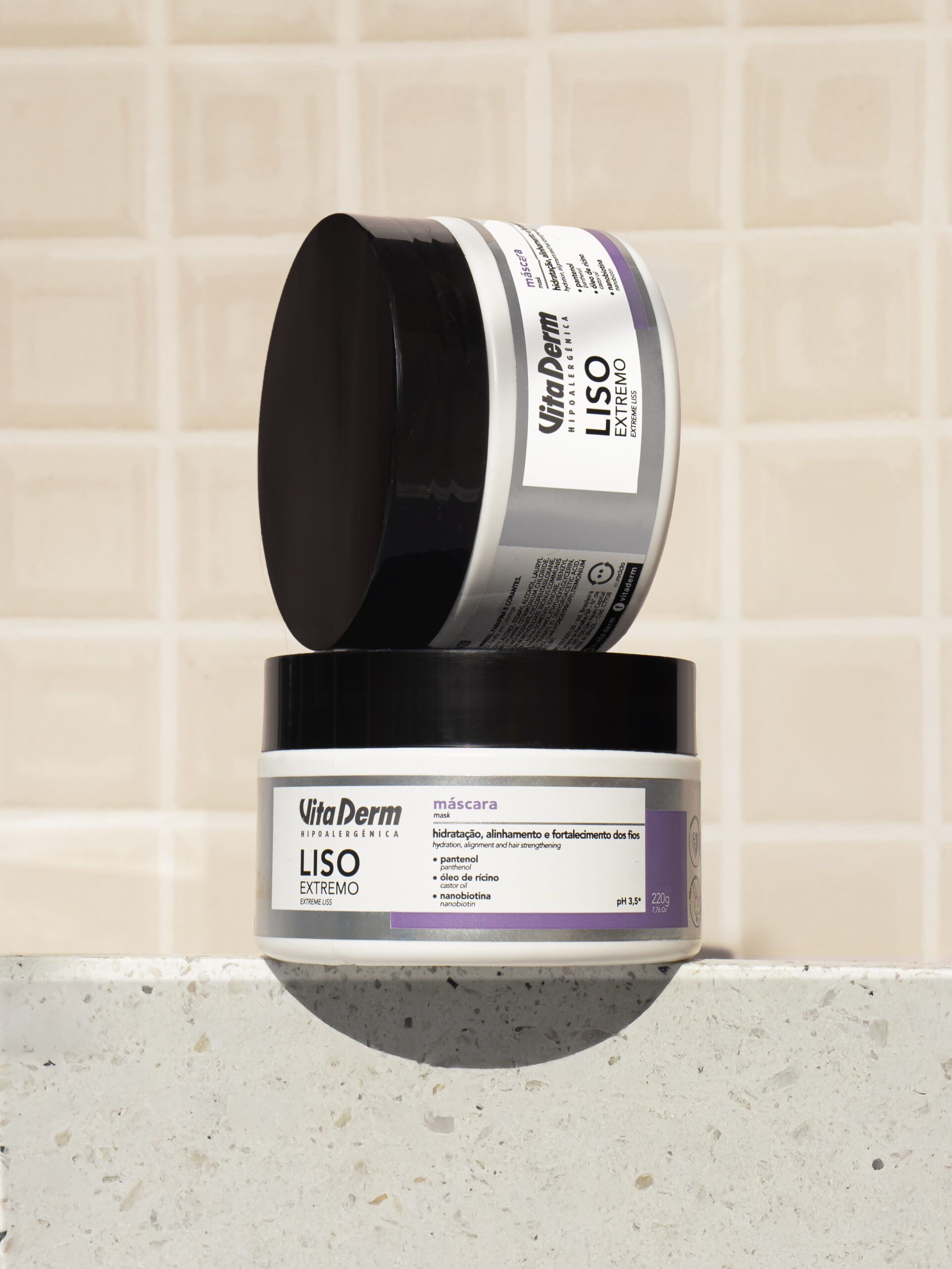 Cabelos lisos: como alinhar, hidratar e controlar o frizz em casa com a linha Liso Extremo da Vita Derm 9 1 scaled - Cabelos lisos: como alinhar, hidratar e controlar o frizz em casa com a linha Liso Extremo da Vita Derm